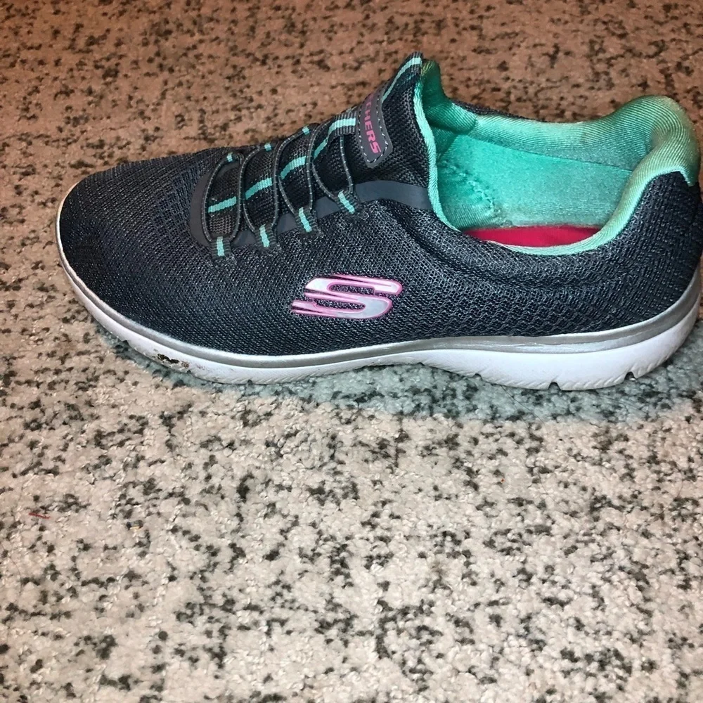 Sketchers Summits Gray Memory Foam Slip On Sneakers Size 9